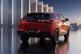 OMODA C5: вид сзади