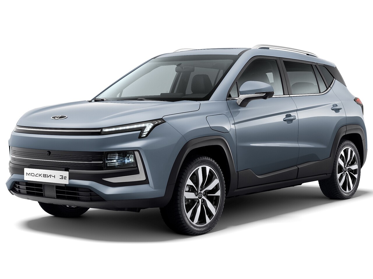 Москвич 3e 65.7 kWh AT Стандарт: вид спереди сбоку