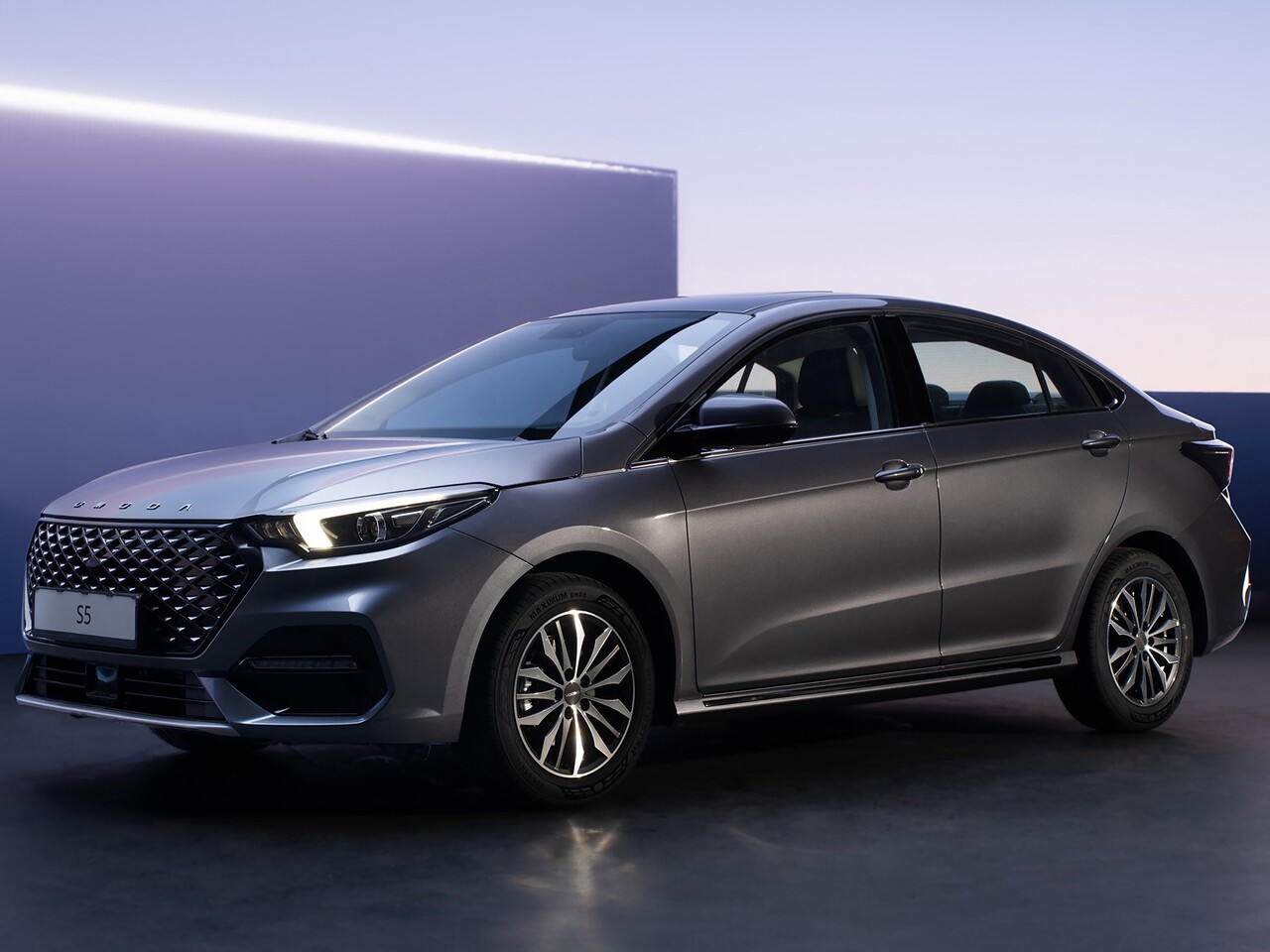 OMODA S5 (I поколение, 2023 - 2025 г.в.): вид спереди сбоку