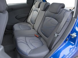 Chevrolet Spark 1.2 MT: Задний ряд сидений