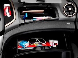 Chevrolet Aveo седан (II поколение, 2012 - 2015 г.в.): Открытый бардачок с мелочами