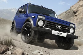 ВАЗ (Lada) Niva Sport 3-дв.: вид спереди сбоку на горной дороге