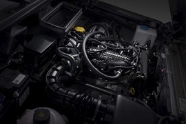 ВАЗ (Lada) Niva Sport 3-дв.: моторный отсек