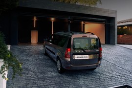 ВАЗ (Lada) Largus CNG: вид сзади сбоку