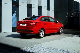 ВАЗ (Lada) Iskra седан: вид сзади сбоку у здания