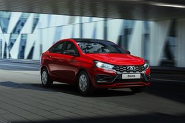 ВАЗ (Lada) Iskra седан: вид спереди сбоку в движении