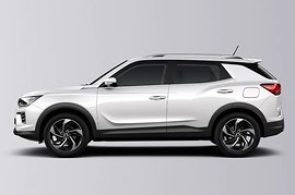 KGM Korando: вид сбоку