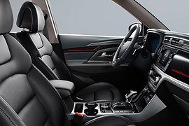KGM Korando: салон, руль и панель
