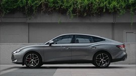 MG 7: вид сбоку у стены