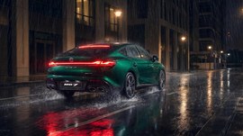 MG 7: вид сзади сбоку ночью