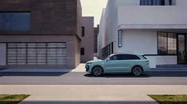 Lixiang L6: вид сбоку у здания