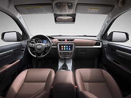 JAC T8: салон, торпедо и руль