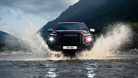 JAC T9: вид спереди в воде