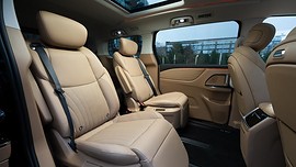 JAC RF8: капитанские кресла