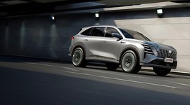 Changan CS75PLUS NEW: вид сзади сбоку в тоннеле