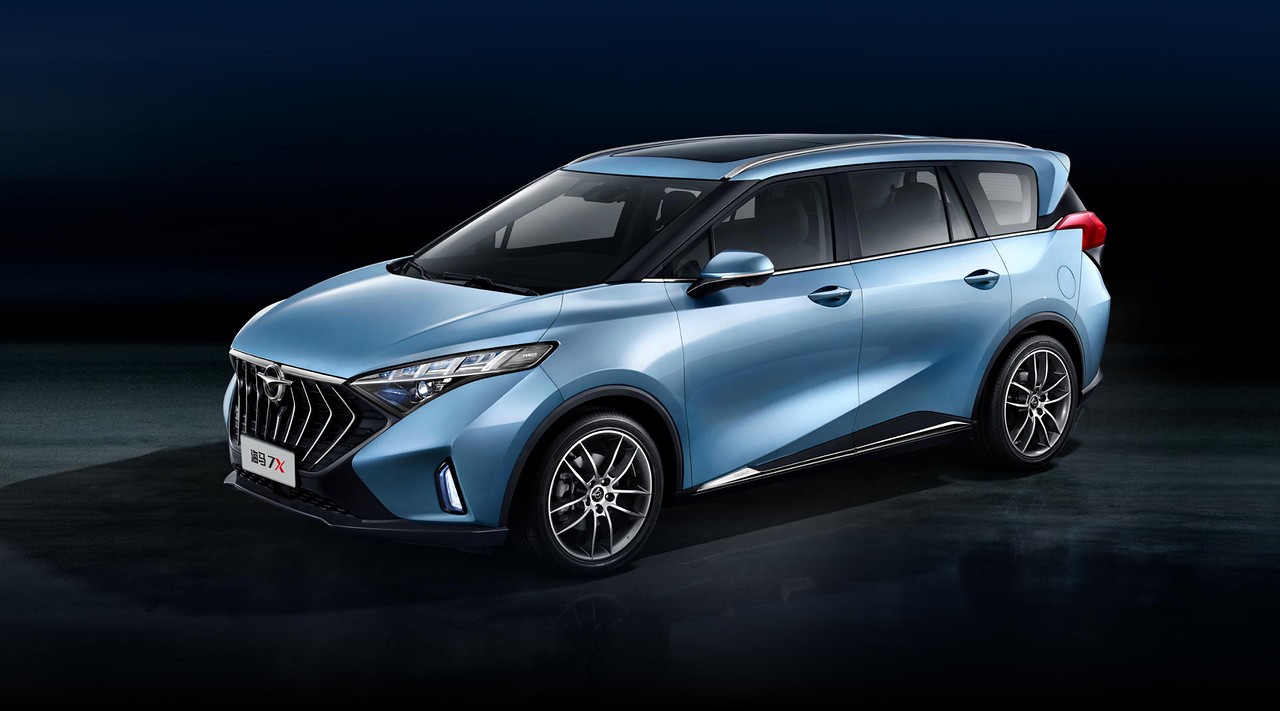 Haima 7X: вид спереди сбоку