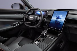 Geely Cityray: салон