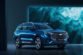 Geely Okavango: вид спереди сбоку