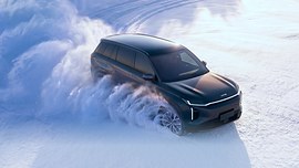 UMO 8: вид спереди сбоку на снегу
