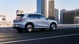 Geely EX5: вид сзади сбоку