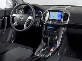 Chevrolet Captiva (I поколение рестайлинг, 2011 - 2013 г.в.): Центральная консоль и рычаг переключения передач