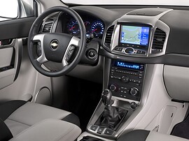 Chevrolet Captiva (I поколение рестайлинг, 2011 - 2013 г.в.): Приборная панель и руль