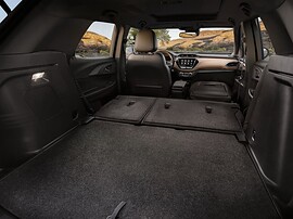 Chevrolet TrailBlazer 1.3 4x4 AT LT: Багажник со сложенными задними сиденьями