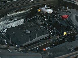 Chevrolet TrailBlazer 1.3 4x4 AT LT: Двигатель в подкапотном пространстве