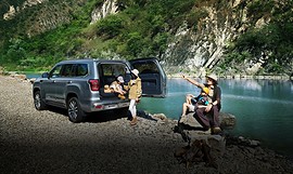 BAIC BJ60: вид сзади сбоку у воды