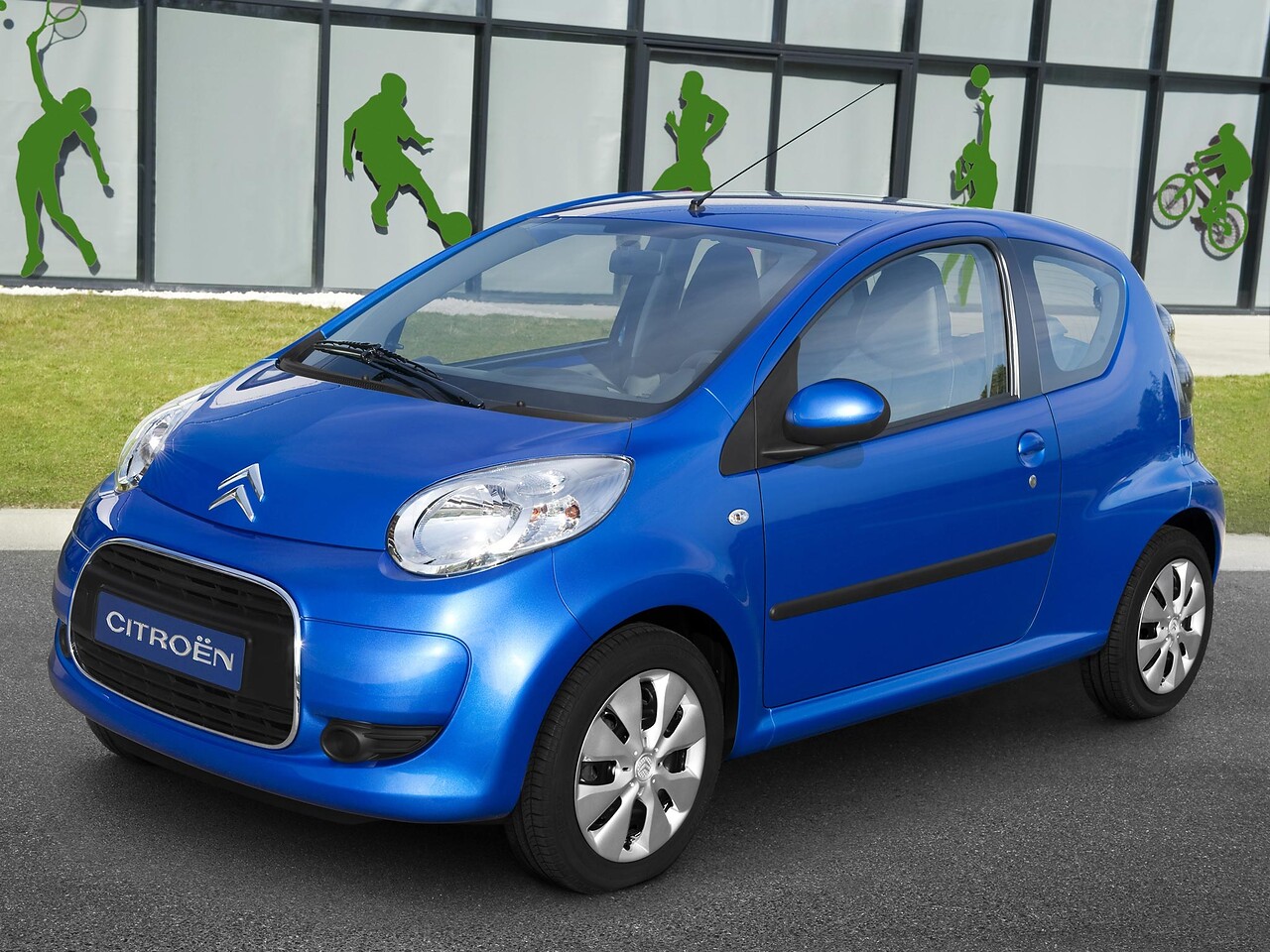 Citroen C1 Хэтчбек (I поколение рестайлинг, 2010 - 2012 г.в.): Три четверти спереди в студии