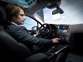 Citroen C4 хэтчбек 5-дв. (II поколение, 2011 - 2015 г.в.): Интерьер передней части салона