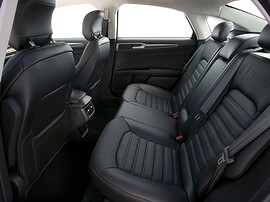 Ford Mondeo седан 2.5 AT Trend: Задний ряд сидений