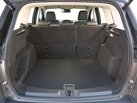 Ford Kuga 1.6 (182 л.с.) 4x4 AT Titanium Plus: Пустой багажник при поднятых сиденьях
