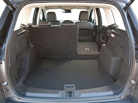 Ford Kuga 1.6 (182 л.с.) 4x4 AT Titanium Plus: Багажник с двумя сложенными секциями