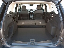 Ford Kuga 1.6 (182 л.с.) 4x4 AT Titanium Plus: Багажник со сложенным задним рядом