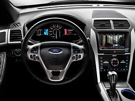 Ford Explorer 3.5 AT Sport: Руль и экран навигации