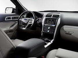 Ford Explorer 3.5 AT Sport: Передние сиденья и консоль