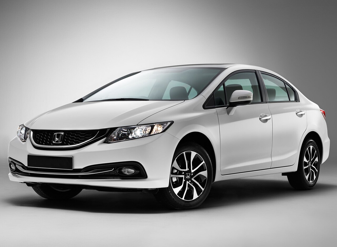Honda Civic седан (IX поколение рестайлинг, 2013 - 2015 г.в.): Три четверти спереди в студии