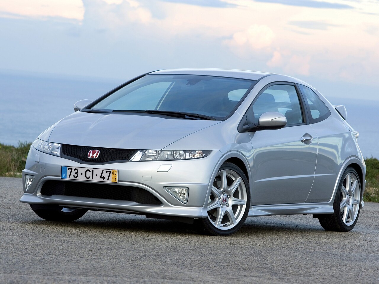 Honda Type-R хэтчбек 3-дв. (VIII поколение, 2007 - 2011 г.в.): Три четверти спереди на улице