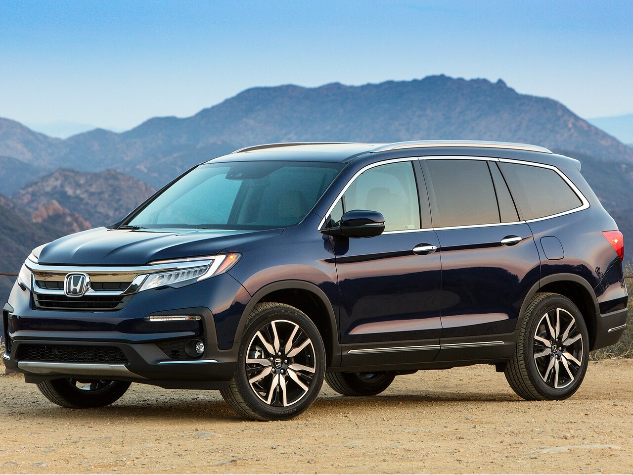 Honda Pilot внедорожник (III поколение рестайлинг, 2018 - 2021 г.в.): Три четверти спереди в горах