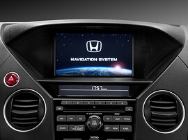 Honda Pilot (II поколение рестайлинг, 2012 - 2015 г.в.): Крупный план мультимедийной системы