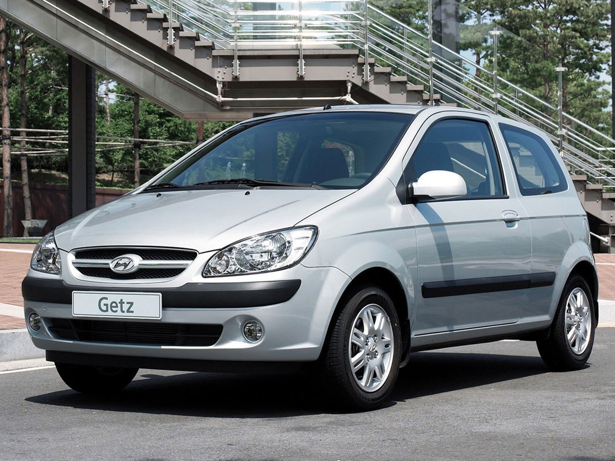Hyundai Getz хэтчбек 3-дв. 1.1 MT: Три четверти спереди на улице