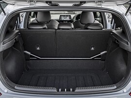 Hyundai i30 2.0 MT Ultimate: Открытый багажник