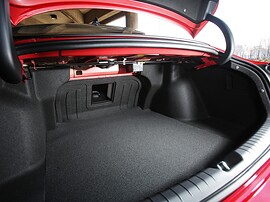 Hyundai Sonata (VIII поколение, 2019 - 2022 г.в.): Открытый багажник