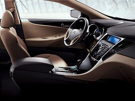 Hyundai Sonata (VI поколение, 2010 - 2015 г.в.): Салон с панорамной крышей, вид сзади