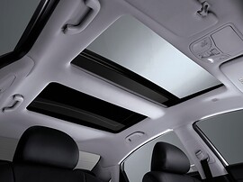 Hyundai Sonata (VI поколение, 2010 - 2015 г.в.): Вид на панорамную крышу из салона