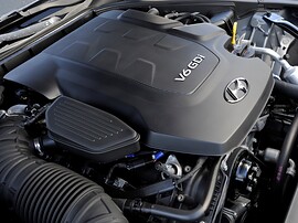 Hyundai Genesis седан 3.0 4x4 AT Business: Моторный отсек с крышкой V6 GDI