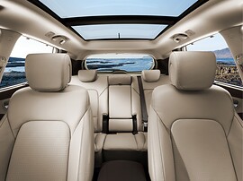 Hyundai Santa Fe (III поколение, 2012 - 2015 г.в.): Салон с панорамной крышей, вид сзади