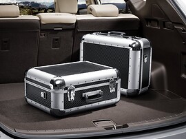 Hyundai Santa Fe (III поколение, 2012 - 2015 г.в.): Багажник с чемоданами
