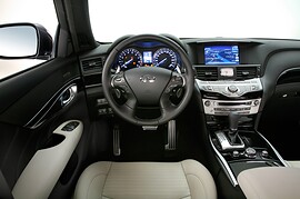 Infiniti M (Y51, 2010 - 2014 г.в.): Светлый салон, руль и панель приборов